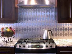 Плита у стены на кухне фото