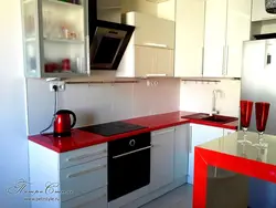 Фото кухни с красной столешницей фото