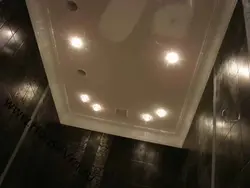 Плинтус для натяжного потолка в ванной фото