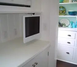 Телевизор на кухне на маленькой кухне фото