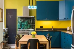 Сочетание зеленого и синего в интерьере кухни