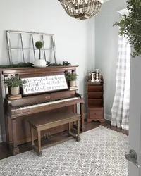 Дизайн спальни с пианино