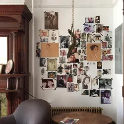 Коллаж из фото на стене в квартире