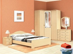 Спальные гарнитуры маленькие с угловым шкафом фото