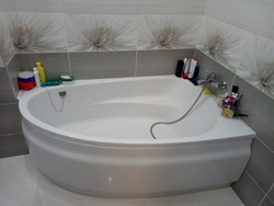 Акриловая асимметричная ванна фото