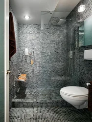 Дизайн ванной с мозаикой серый