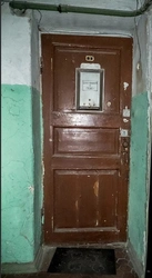 Фото старых дверей квартиры