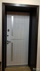 Входная дверь в квартиру с доборами фото