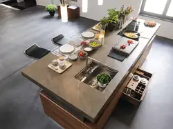 Дизайн кухни с двумя столами