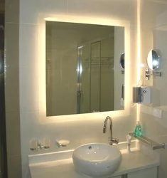 Зеркало в маленькой ванне фото
