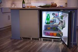 Холодильник под столешницу фото кухни