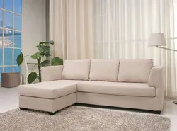Угловой светлый диван в гостиную фото