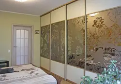 Шкаф в спальню с рисунком фото