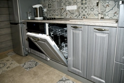 Прямая кухня с посудомоечной машиной фото