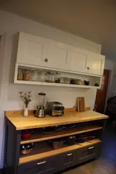 Фото полка на кухню с дверцами