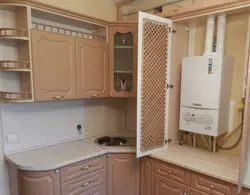 Газовая труба за холодильником на кухне фото