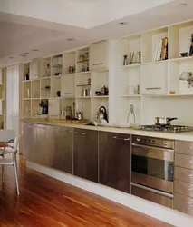 Навесные шкафы на кухне во всю стену фото