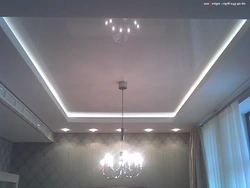 Натяжной потолок с подсветкой по периметру фото гостиной