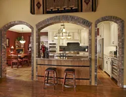 Интерьер кухни с аркой