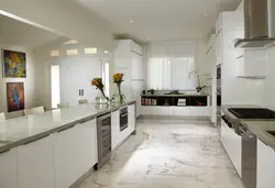 Белый мрамор в интерьере кухни