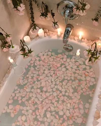 Фото ванна с лепестками