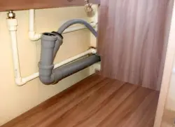 Труба под раковиной на кухне фото