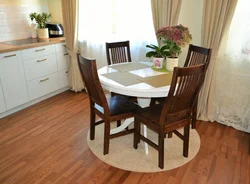 Round carpet in the kitchen photo