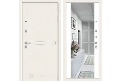 Белая входная дверь в квартиру фото