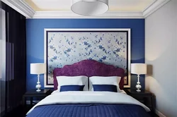 Спальня с темно синими обоями фото