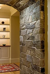 Дизайн стен квартиры камнем