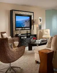 Интерьер квартиры с телевизором на стене