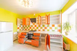 Оранжевая кухня в интерьере фото с какими обоями и шторами