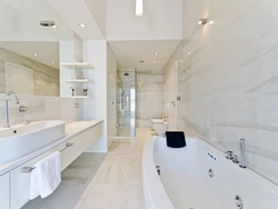 Белая маленькая ванная комната фото