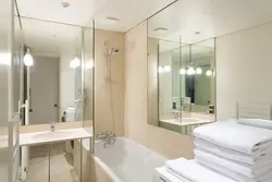 Дизайн зеркала в туалете и ванной