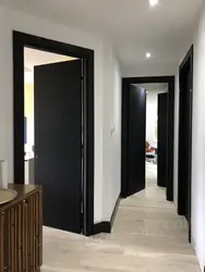 Квартира с черными дверями фото