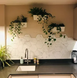 Дизайн большой стены на кухне