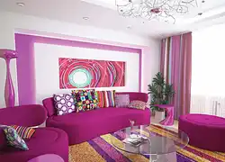 Яркий интерьер гостиной в квартире