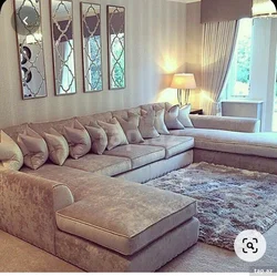 Фото гостиной в доме с диваном