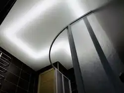 Фото натяжных потолков в ванной комнате с подсветкой