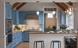 С каким цветом сочетается серо голубой цвет в интерьере кухни