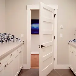 Белые двери для ванны фото