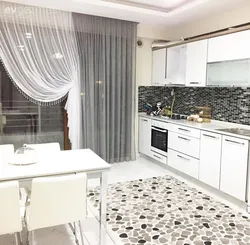 Белые шторы на кухне в интерьере фото