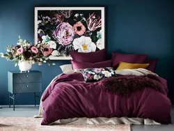 Интерьер спальни в бордовых цветах