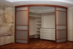Угловой шкаф купе в гостиную дизайн