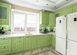Интерьер кухни с гарнитуром фисташкового цвета
