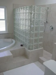 Дизайн ванны из стеклоблоков