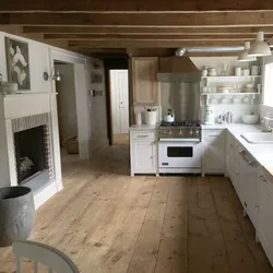 Планировка кухни в доме с печкой фото
