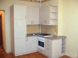 Маленькая кухня с пеналом фото