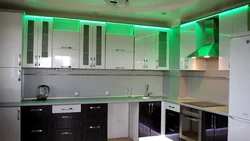 Светодиодная подсветка в интерьере кухни фото