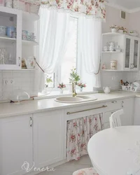 Интерьер окна на кухне в стиле прованс